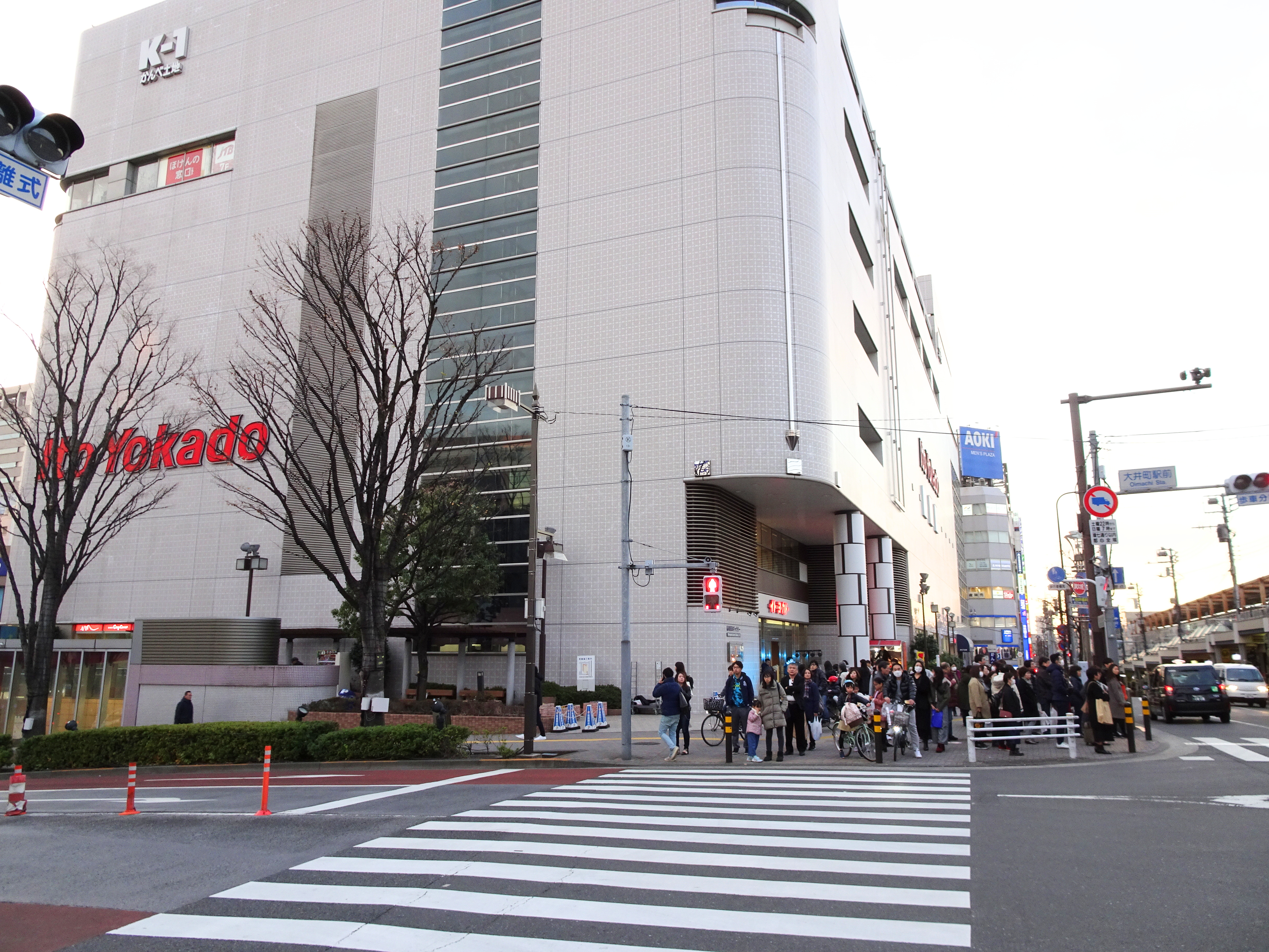 イトーヨーカドー方面へ進む